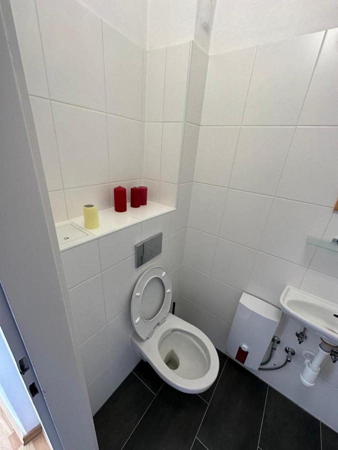 Central Plaza Mini Apartment 1 بروك ان در ليذه المظهر الخارجي الصورة